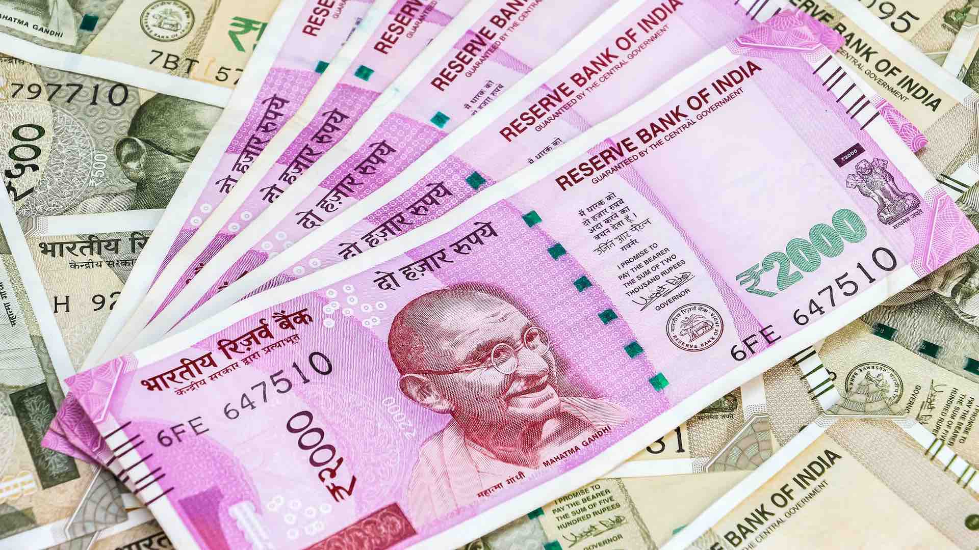 RBI withdraws Rs 2,000 notes from circulation, sets deadline for exchange or deposit